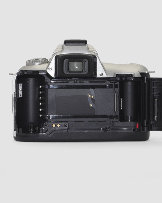 Nikon F55 №2597014 с об. Nikkor 3,3-5,6/28-80 №3463973