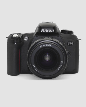 Nikon F75 №2403898 с об. Nikon 3,3-4,5/35-70