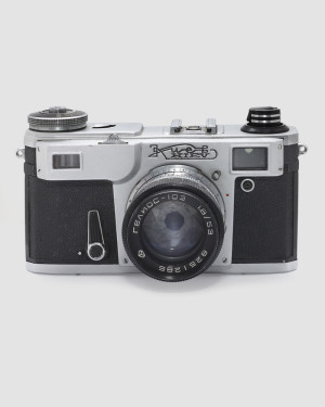 Киев №8224228 с об. Гелиос-103 1,8/53 №8251285 с чехлом